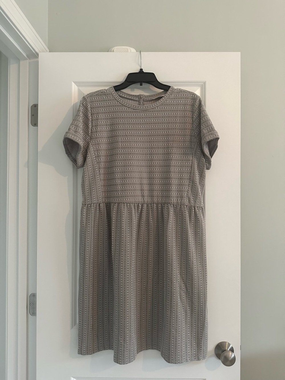 LOFT Gray Patterned Short Sleeve Dress